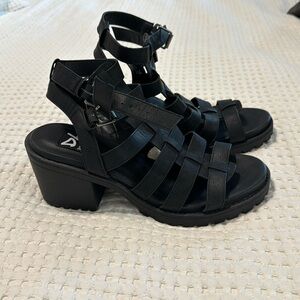 Dirty Laundry (Chinese Laundry) Strappy/lug heels  Sz 7.5.